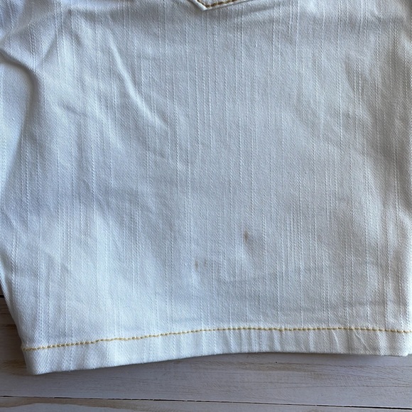 Seven7 Size 10 Petite Cream/Beige Shorts - Picture 8 of 8